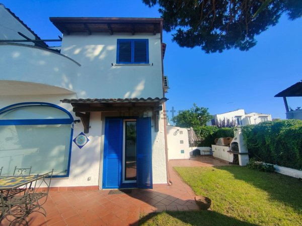 casa indipendente in vendita a Cerveteri in zona Cerenova