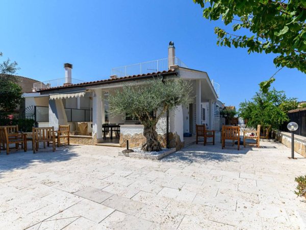 casa indipendente in vendita a Cerveteri in zona Cerenova