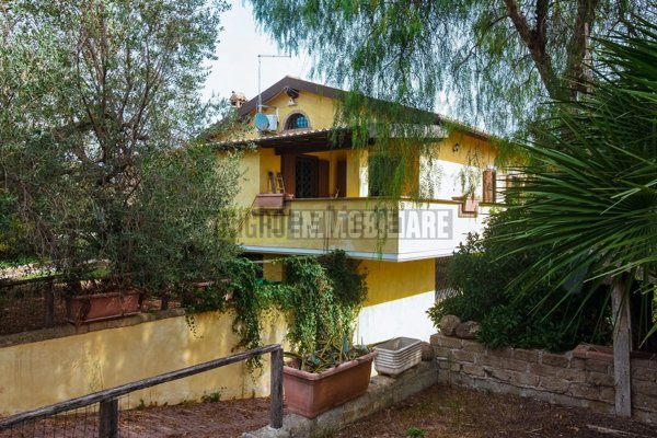 casa indipendente in vendita a Cerveteri in zona Zambra
