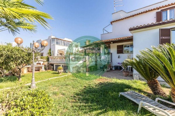 casa indipendente in vendita a Cerveteri in zona Cerenova