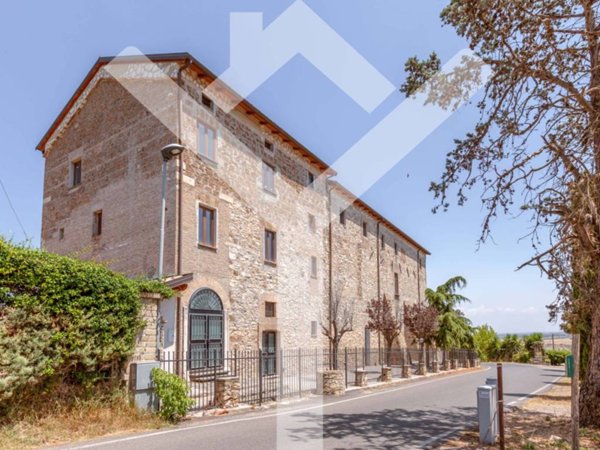 intera palazzina in vendita a Cerveteri in zona Valcanneto