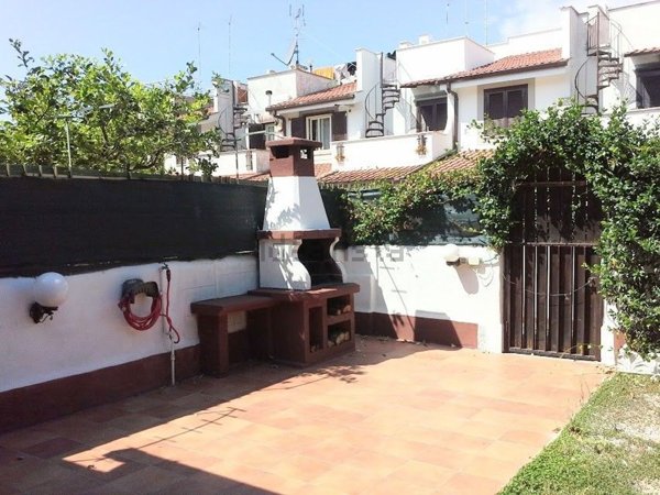 casa indipendente in vendita a Cerveteri in zona Cerenova