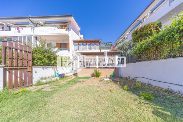 casa indipendente in vendita a Cerveteri in zona Cerenova