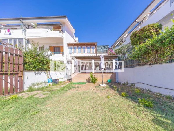 casa indipendente in vendita a Cerveteri in zona Cerenova