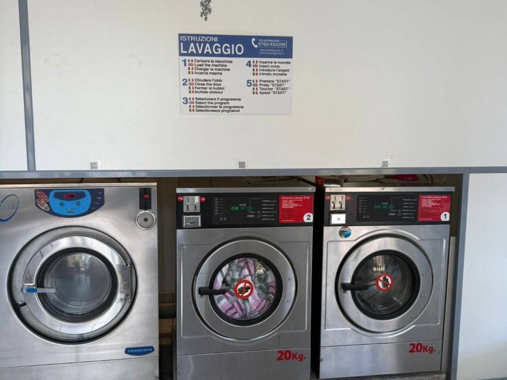 negozio in vendita a Cerveteri in zona Cerenova