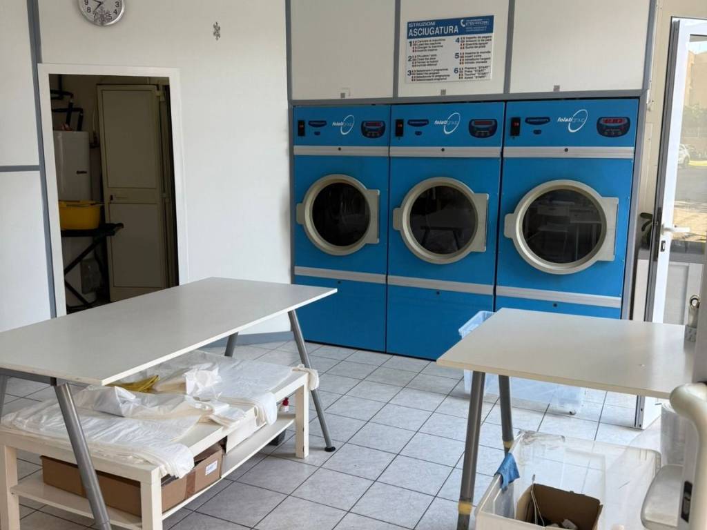 negozio in vendita a Cerveteri in zona Cerenova