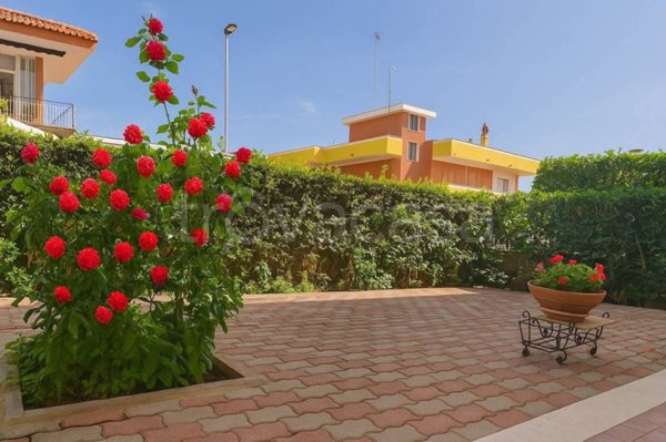 appartamento in vendita a Cerveteri in zona Marina di Cerveteri