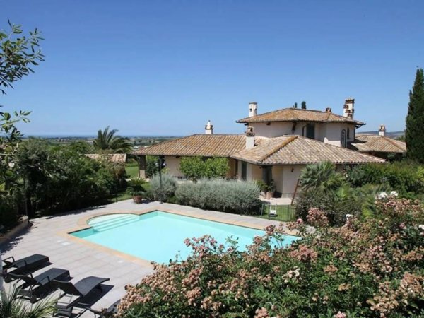 casa indipendente in vendita a Cerveteri
