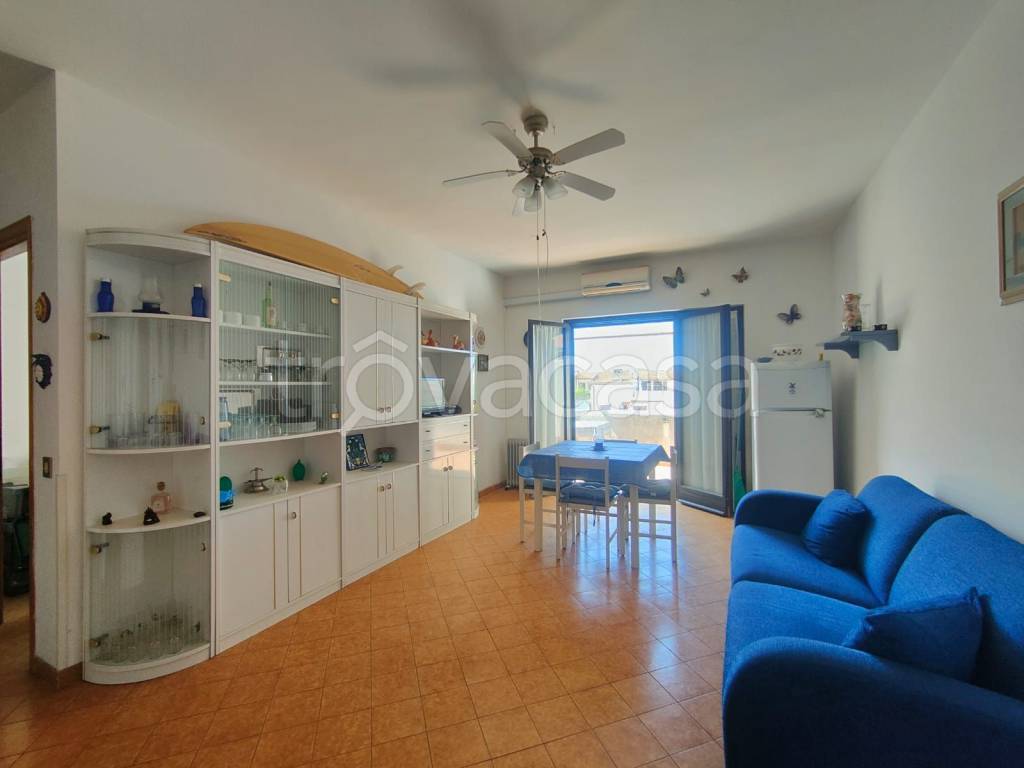 appartamento in vendita a Cerveteri in zona Marina di Cerveteri