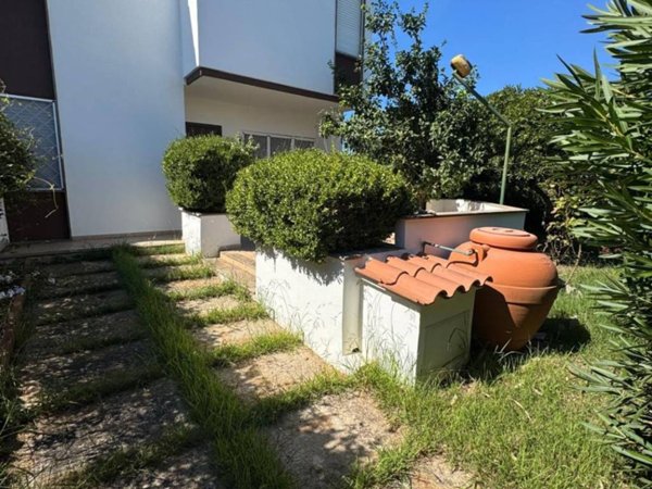 casa indipendente in vendita a Cerveteri in zona Cerenova