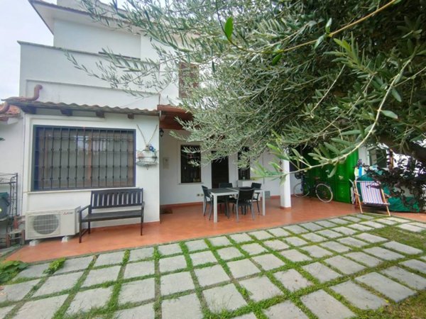 casa indipendente in vendita a Cerveteri in zona Cerenova
