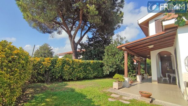 casa indipendente in vendita a Cerveteri in zona Cerenova