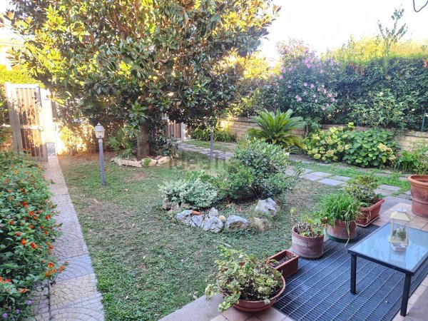 casa indipendente in vendita a Cerveteri