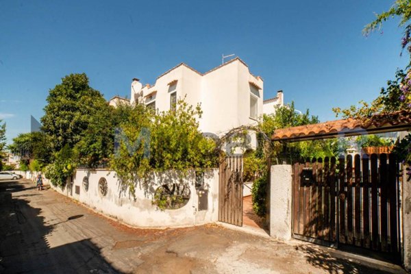 casa indipendente in vendita a Cerveteri in zona Marina di Cerveteri