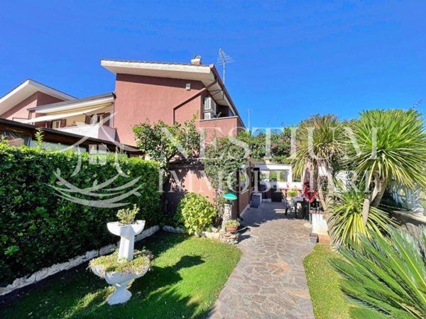 casa indipendente in vendita a Cerveteri in zona Valcanneto