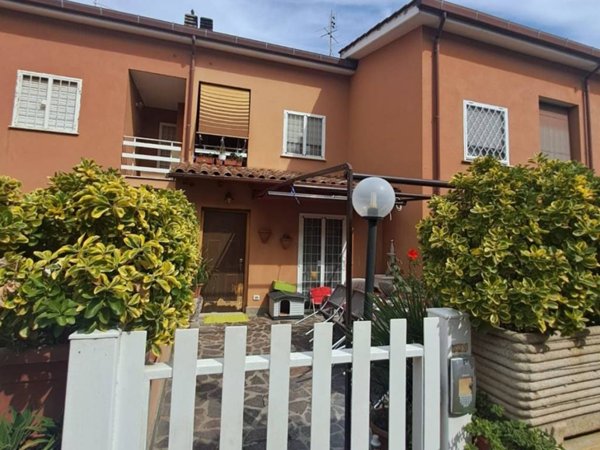 casa indipendente in vendita a Cerveteri in zona Ceri