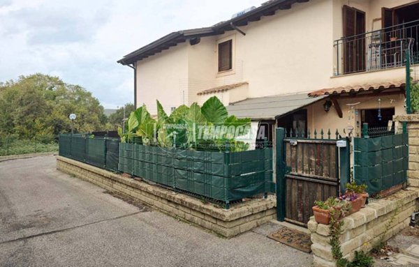 casa indipendente in vendita a Cerveteri in zona Sasso