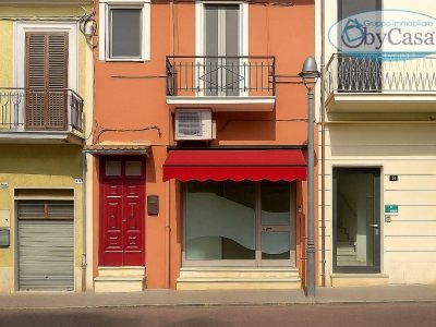 negozio in vendita a Cerveteri