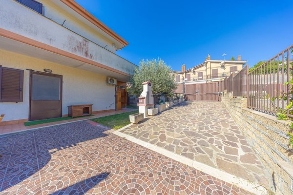 casa indipendente in vendita a Cerveteri