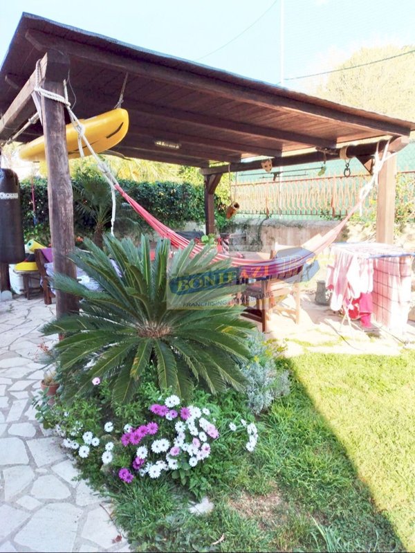 casa indipendente in vendita a Cerveteri in zona Cerenova