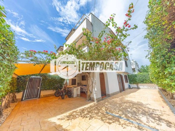 appartamento in vendita a Cerveteri in zona Cerenova