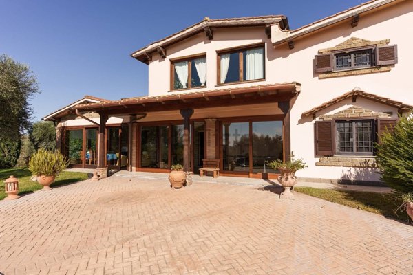 casa indipendente in vendita a Cerveteri