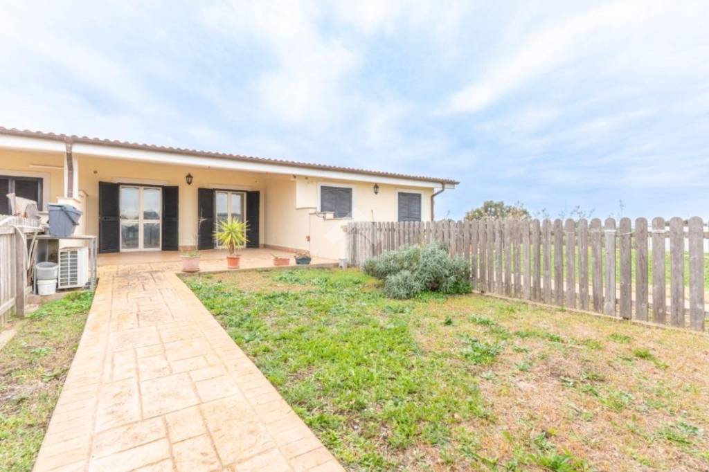 appartamento in vendita a Cerveteri in zona Campo di Mare