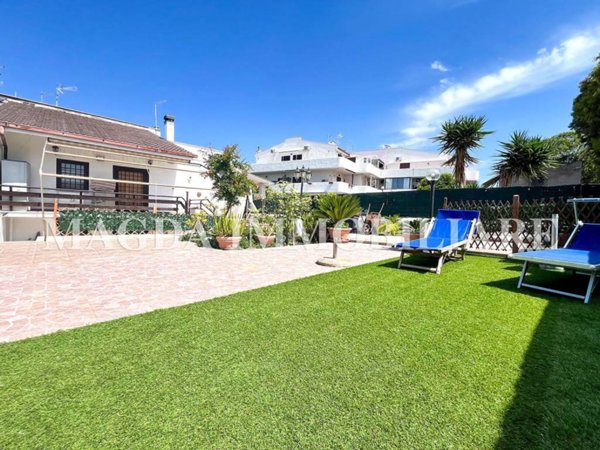 casa indipendente in vendita a Cerveteri in zona Cerenova