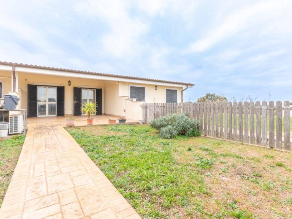 appartamento in vendita a Cerveteri in zona Cerenova