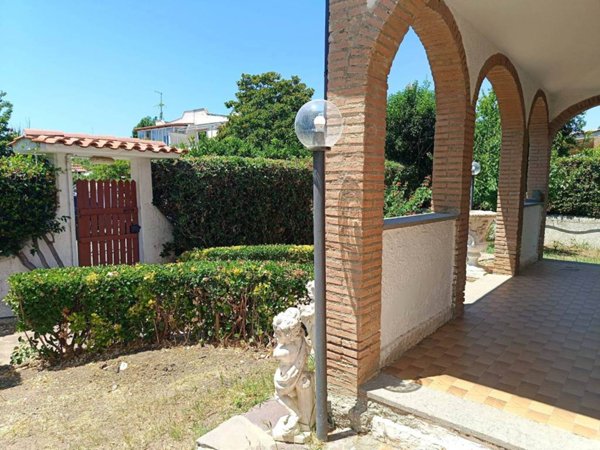 casa indipendente in vendita a Cerveteri in zona Cerenova