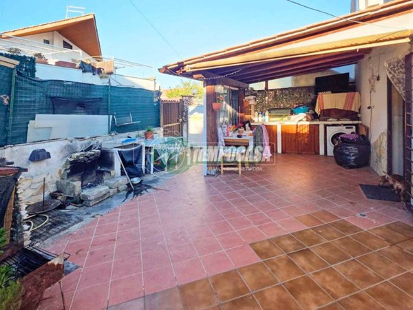 appartamento in vendita a Cerveteri in zona Zambra