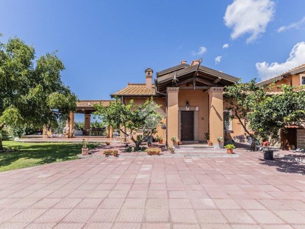 casa indipendente in vendita a Cerveteri in zona Zambra