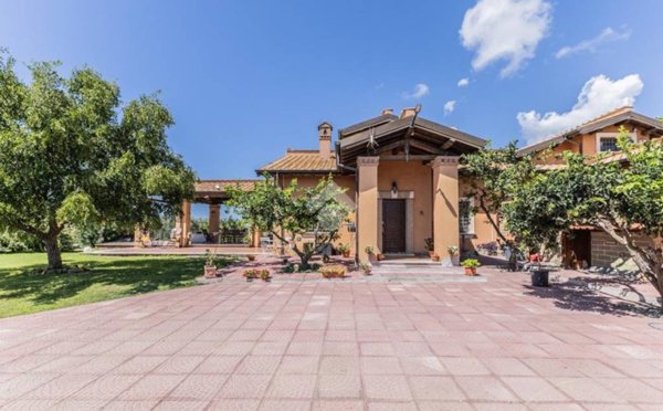 casa indipendente in vendita a Cerveteri in zona Zambra