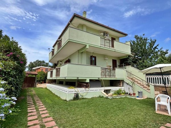 casa indipendente in vendita a Cerveteri in zona Ceri