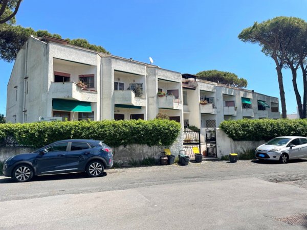 appartamento in vendita a Cerveteri in zona Cerenova