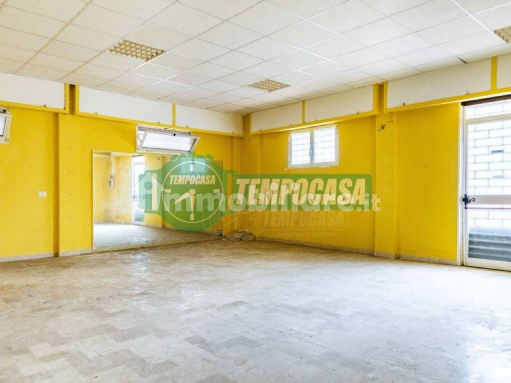 negozio in vendita a Cerveteri in zona Cerenova