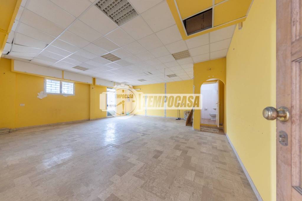 negozio in vendita a Cerveteri in zona Cerenova