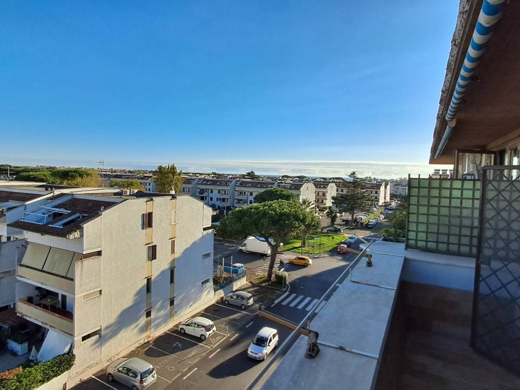 appartamento in vendita a Cerveteri in zona Cerenova