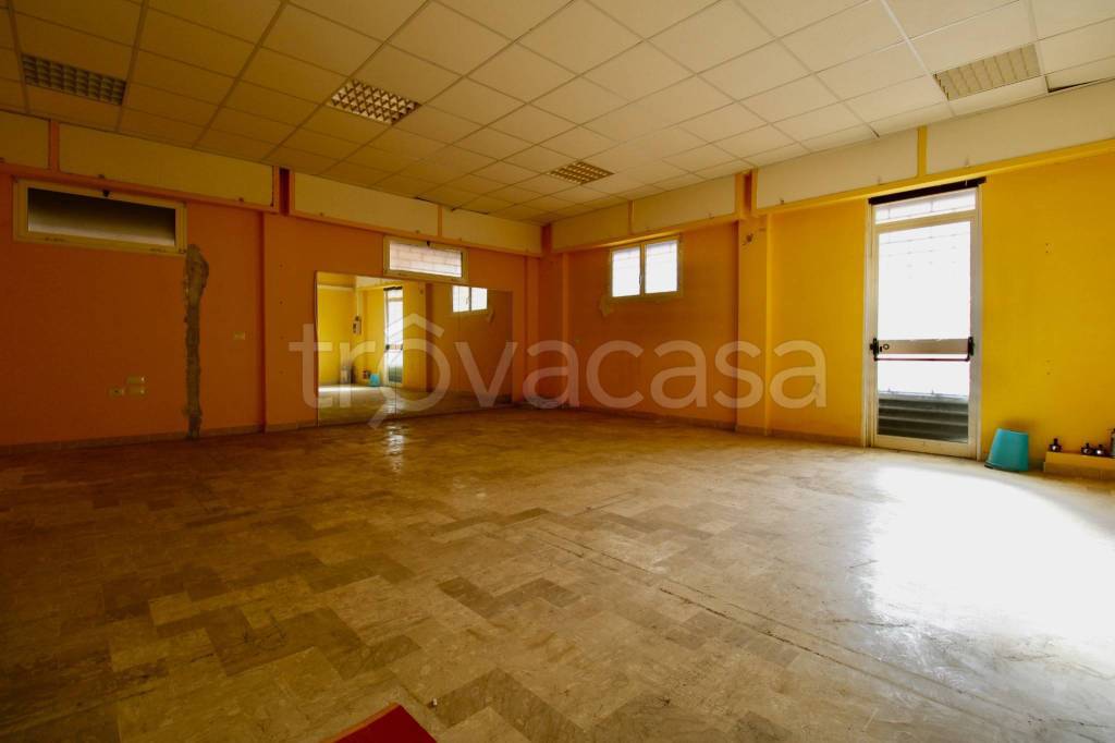 negozio in vendita a Cerveteri in zona Cerenova