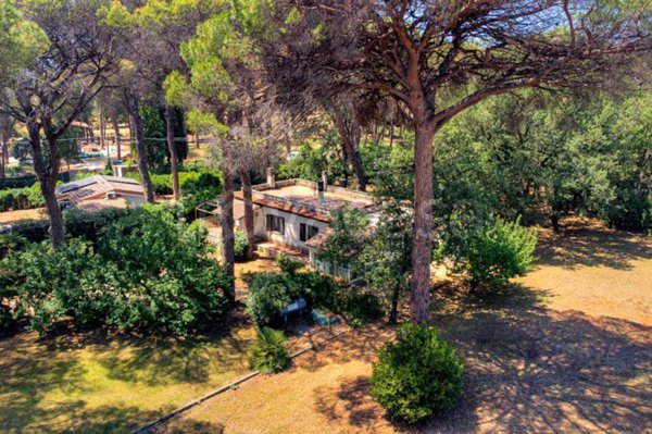 casa indipendente in vendita a Cerveteri in zona Ceri