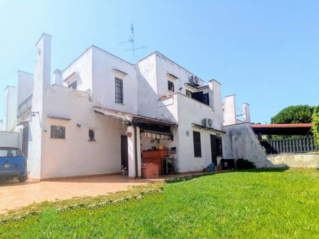 casa indipendente in vendita a Cerveteri in zona Cerenova