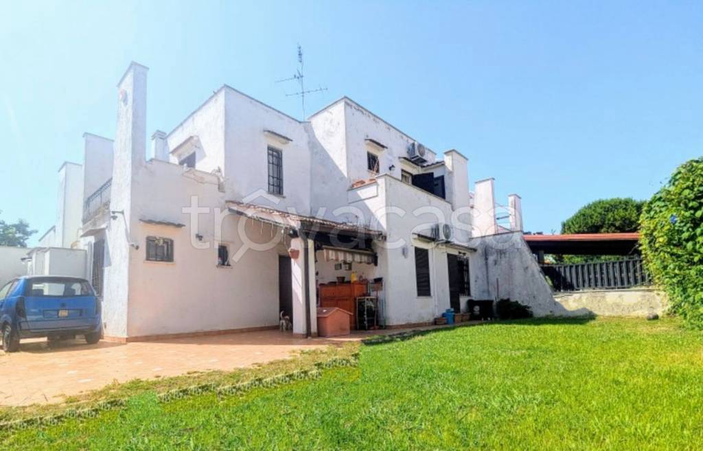 casa indipendente in vendita a Cerveteri in zona Marina di Cerveteri
