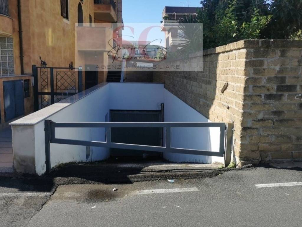 locale commerciale in vendita a Cerveteri