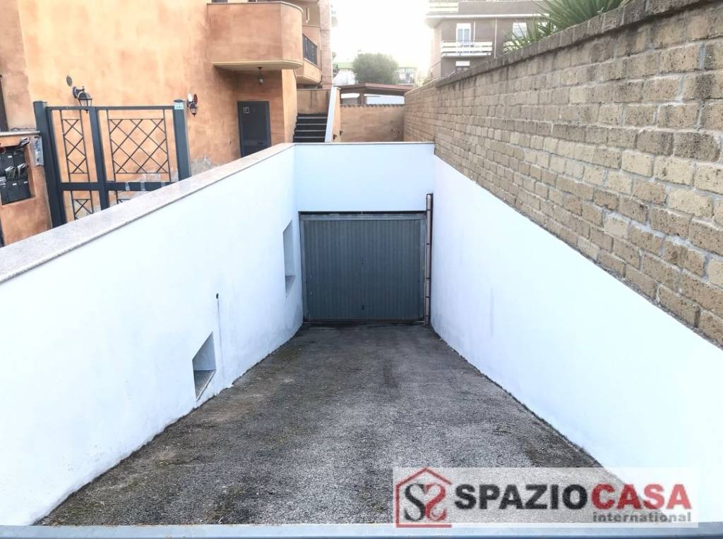 locale commerciale in vendita a Cerveteri