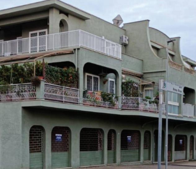 locale commerciale in vendita a Cerveteri in zona Marina di Cerveteri