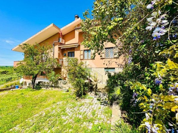 casa indipendente in vendita a Cerveteri