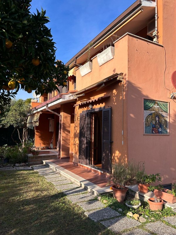 casa indipendente in vendita a Cerveteri
