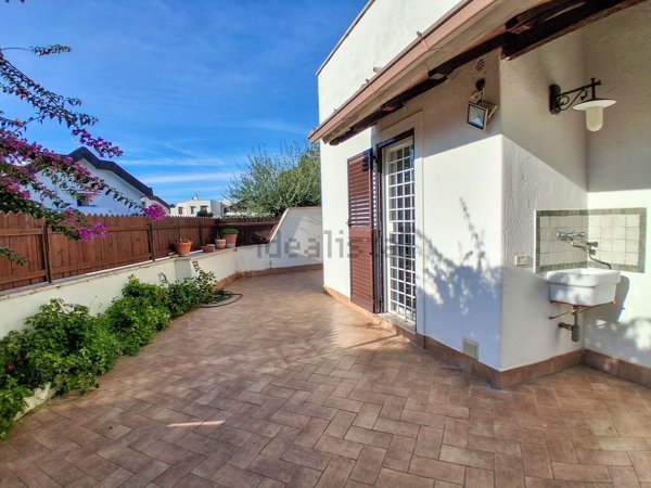 casa indipendente in vendita a Cerveteri in zona Cerenova