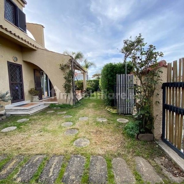 casa indipendente in vendita a Cerveteri in zona Campo di Mare