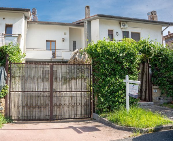 pentavano in vendita a Cerveteri in zona Valcanneto